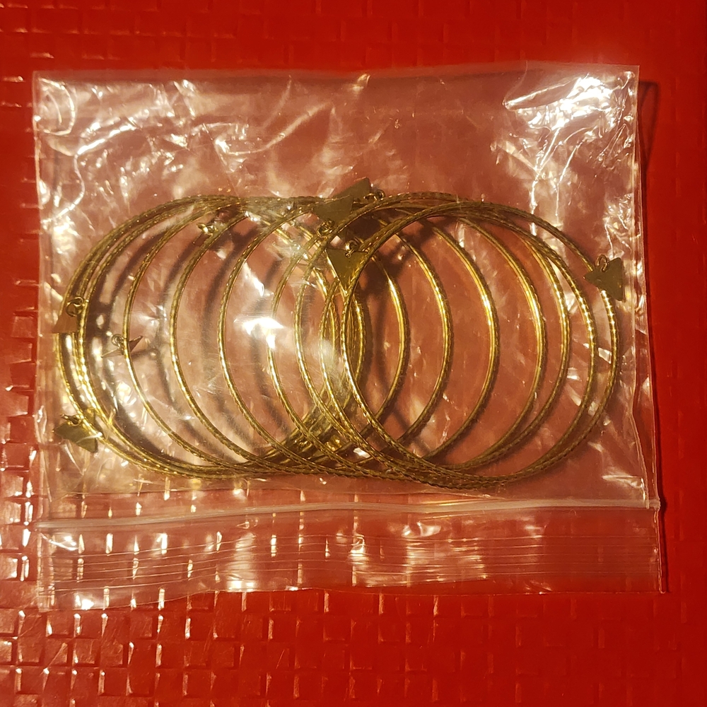 Chic Gold 10 Bangle Set With Triangle Accent Fashion Jewelry